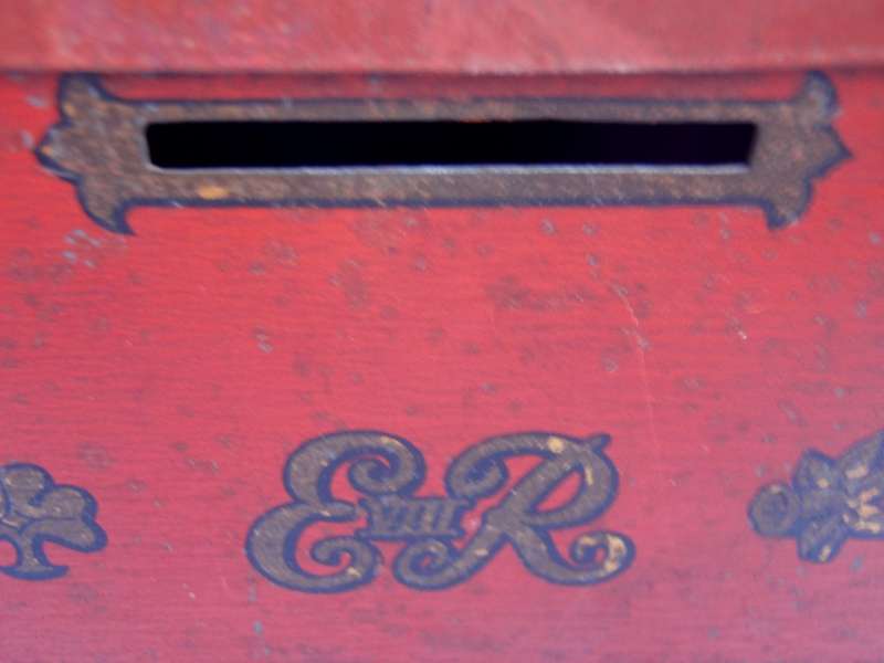 Commemorative British royal Oxo Money Box - King Edward V111. Coronation Treasure Chest.