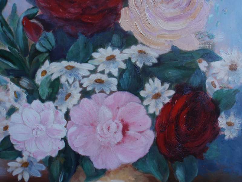 Vintage, gorgeous original old oil painting. Roses and daisies still life. Charming old piece.