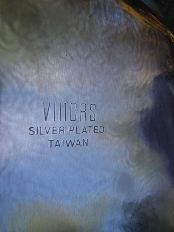 Gorgeous  silverplated tray, lovelt patterns, handles and feet. Wonderful for displaying items.