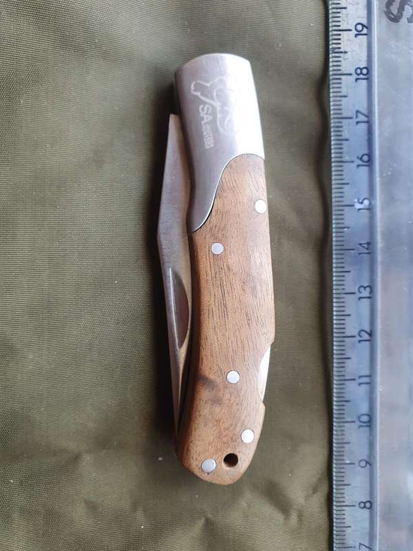 SA Hunters lock back knife