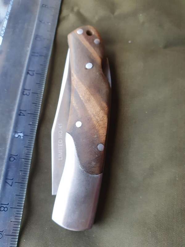 SA Hunters lock back knife