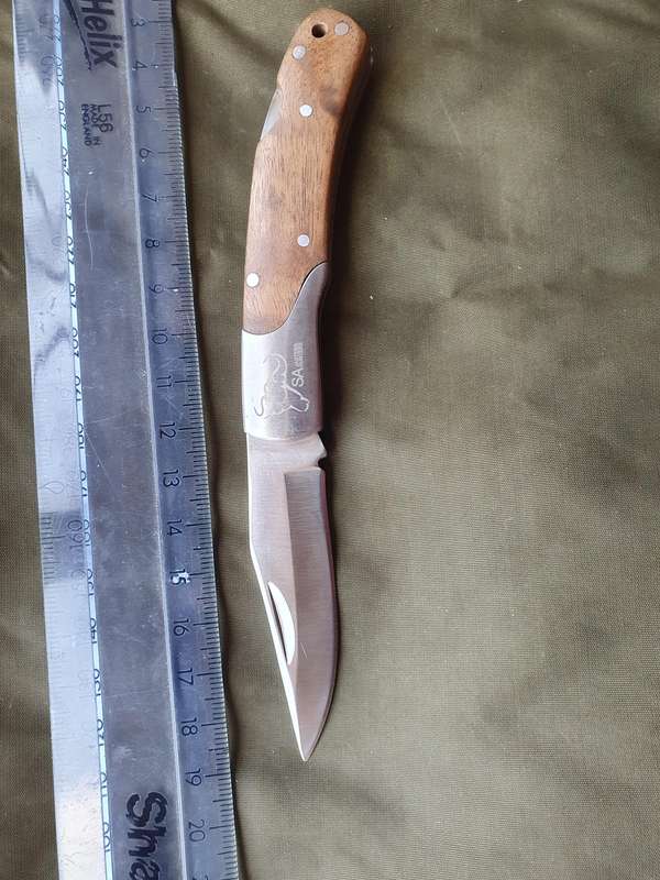 SA Hunters lock back knife