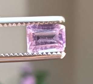 BATCH OF 32 PURPLE AMETHYST GEMSTONES - TOTAL 17.65 CT - VARIOUS CUTS AND SIZES - ONE BID TAKES ALL!