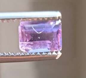 BATCH OF 32 PURPLE AMETHYST GEMSTONES - TOTAL 17.65 CT - VARIOUS CUTS AND SIZES - ONE BID TAKES ALL!