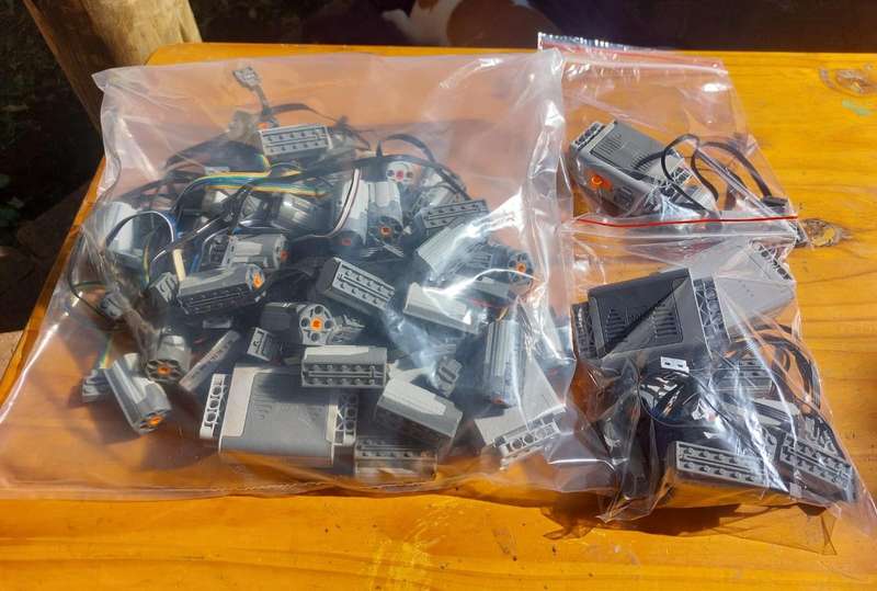 Batch of 60 Lego Motors (10 Working the others need repair) and 3 Lego Battery Boxes (2 Working)
