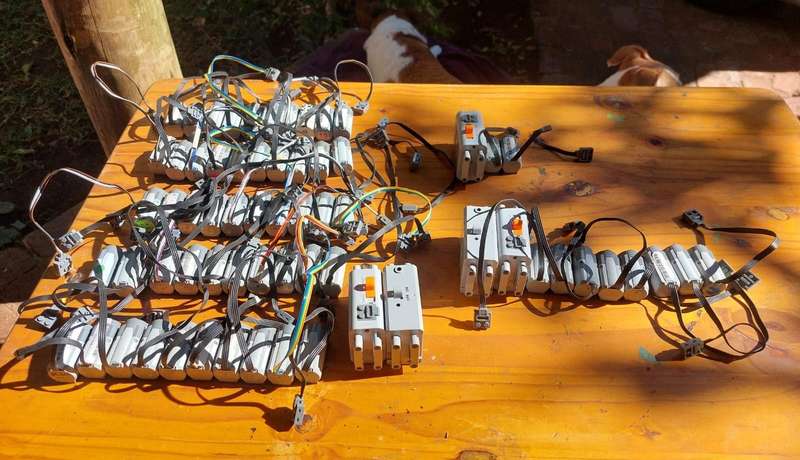 Batch of 60 Lego Motors (10 Working the others need repair) and 3 Lego Battery Boxes (2 Working)