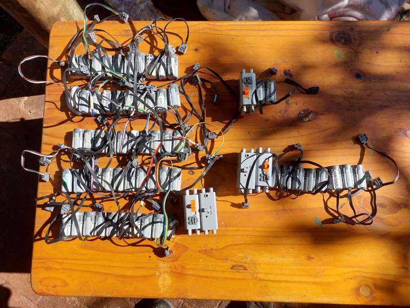 Batch of 60 Lego Motors (10 Working the others need repair) and 3 Lego Battery Boxes (2 Working)