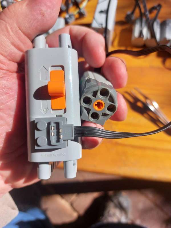 Batch of 60 Lego Motors (10 Working the others need repair) and 3 Lego Battery Boxes (2 Working)
