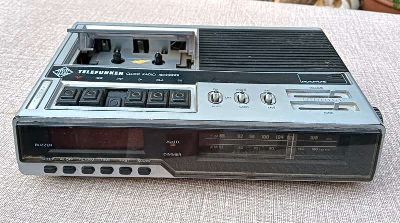 Vintage 1970s Telefunken Starsound Radiowecker Alarm Clock Radio Cassette Recorder FOR SPARES!
