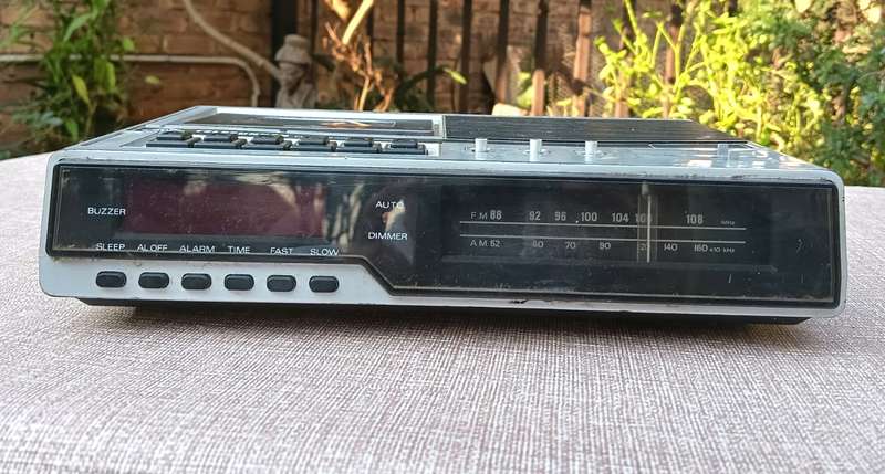 Vintage 1970s Telefunken Starsound Radiowecker Alarm Clock Radio Cassette Recorder FOR SPARES!