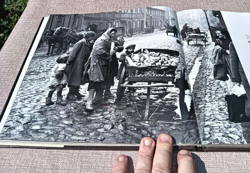 A Vanished World 1984 British First Edition  One Picture is Worth a Thousand Words  Elie Wiesel