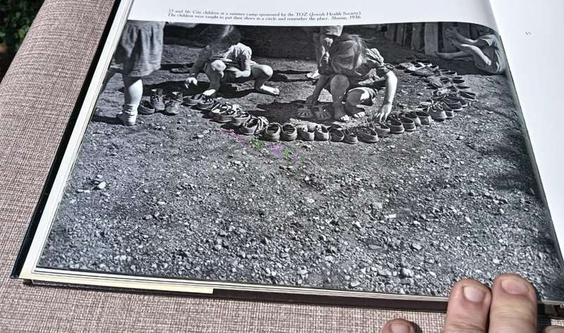 A Vanished World 1984 British First Edition  One Picture is Worth a Thousand Words  Elie Wiesel
