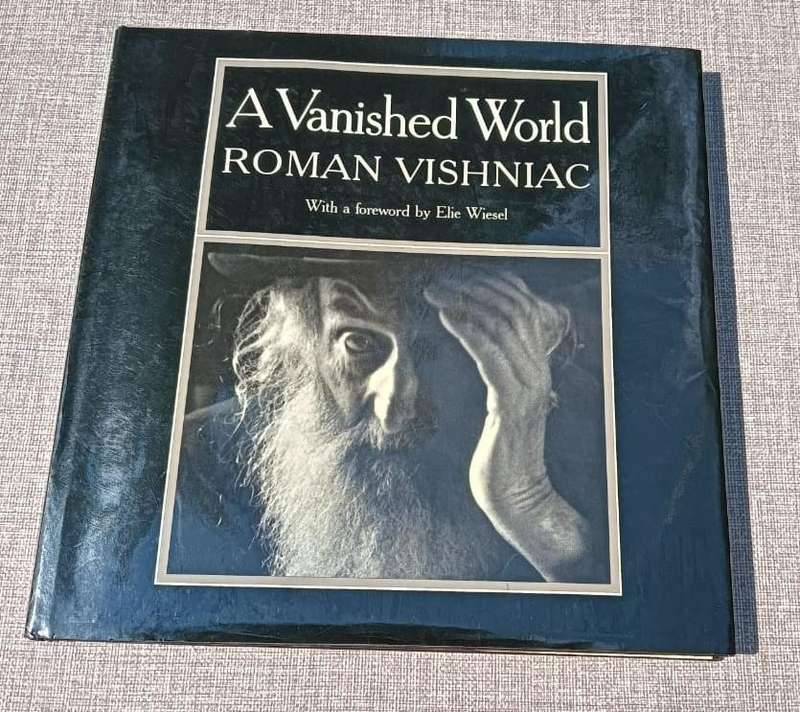 A Vanished World 1984 British First Edition  One Picture is Worth a Thousand Words  Elie Wiesel