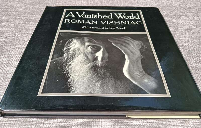 A Vanished World 1984 British First Edition  One Picture is Worth a Thousand Words  Elie Wiesel