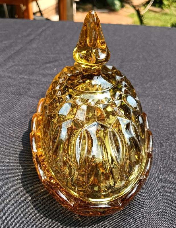Vintage 1970s Anchor Hocking USA "Fairfield" Amber Pressed Glass Butter Dish