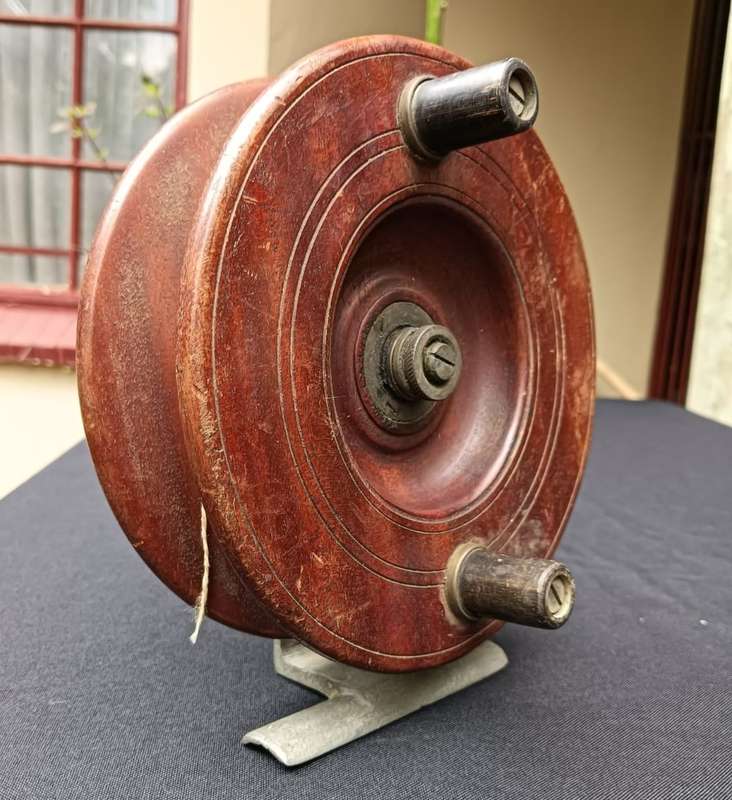 Cool 1920s Spearback Nottingham Wooden Fishing Reel with Two Handles and Cotton Cord Line