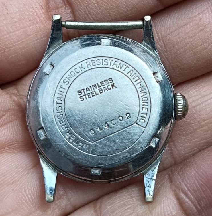 Meteor Mens Watch 17 Jewels Manual Windup Military Style Numerals Red 2nd Hand Vintage 1940s