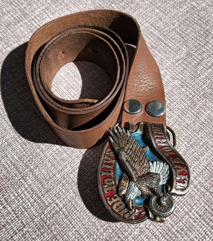 Vintage 1982 American Eagle Ride To Live Live To Ride Collectors Biker Buckle on 100cm Leather Belt