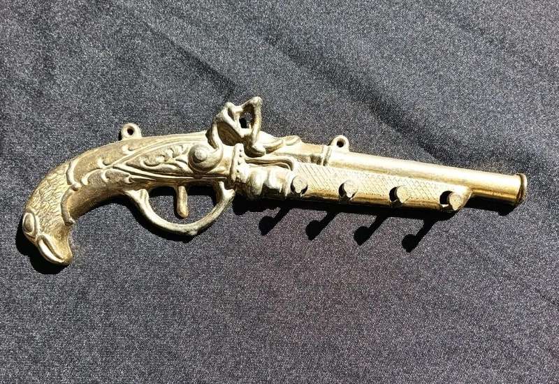 Brass Flintlock Pistol Key Holder with 4 Hooks