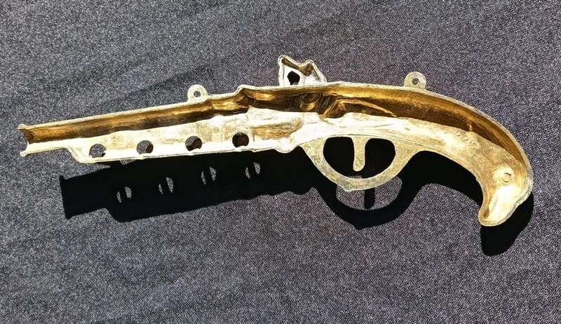 Brass Flintlock Pistol Key Holder with 4 Hooks
