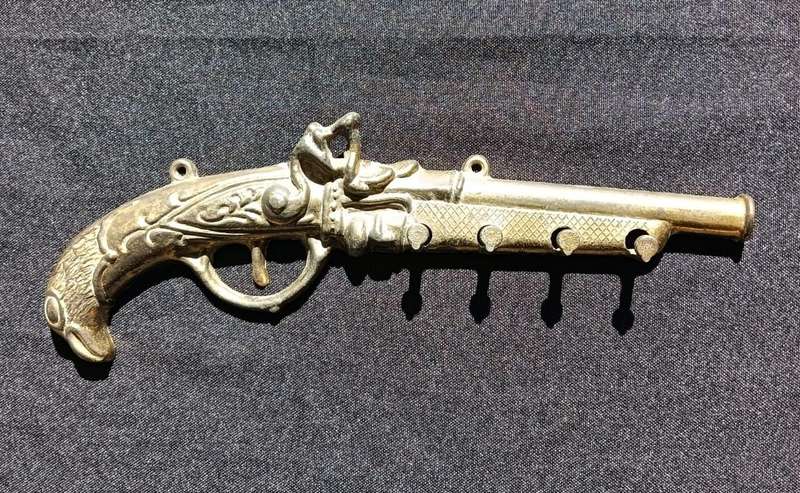 Brass Flintlock Pistol Key Holder with 4 Hooks