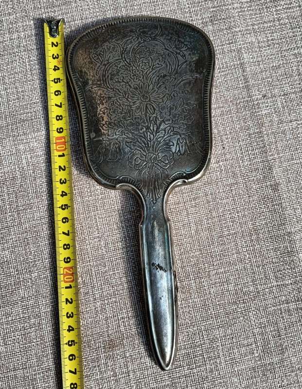 BEAUTIFULLY ENGRAVED SILVERPLATED HANDHELD VANITY MIRROR VINTAGE EARLY TWENTIETH CENTURY