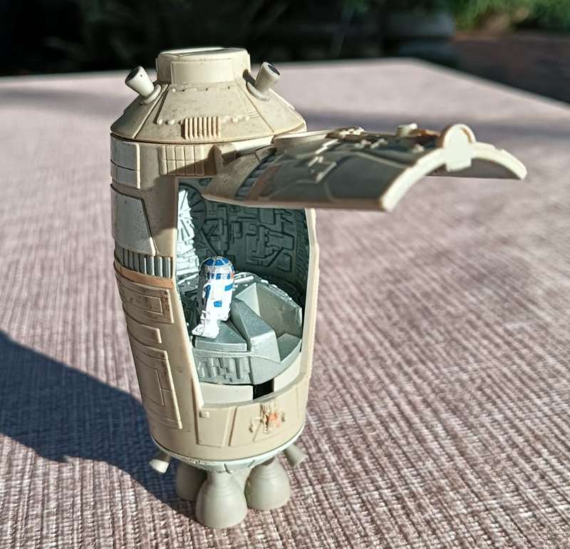 Star Wars 1996 Galoob Action Fleet Droid Escape Pod with R2-D2   8th of 8 Star Wars Vehicles on Auc