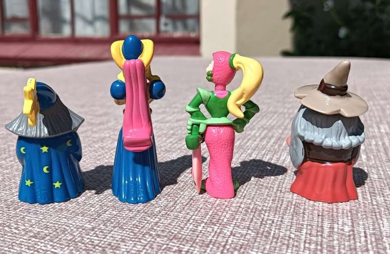 Funny Castle Ferrero MPG Kinder Surprise 2004 Plastic Toy Figurines Complete Set of 13 Figurines