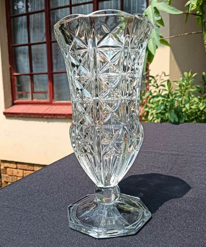 Antique Fidenza Italian 1930s Art Deco Pressed Glass Vase Hexagonal Rim 23cm High 1,3kg!