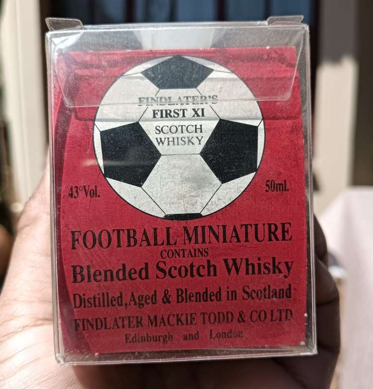 Findlaters First XI Blended Scotch Whisky Italy 1990 World Cup Final 50ml Football Miniature Full