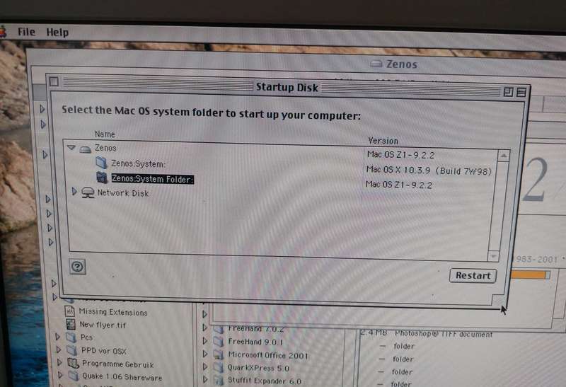 ICONIC APPLE G4 BALL IMAC FROM 2002 (Dual System 9.2.2 and OS 10.3.9) IN GOOD WORKING CONDITION
