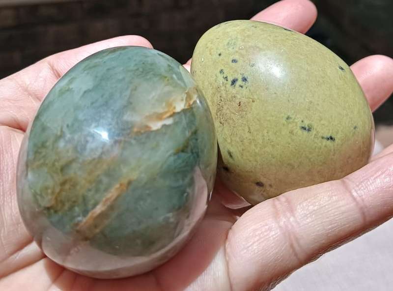 Clutch of 8 Rock Eggs: Lightning Strike Howlite Egg (African Magnesite), Leopard Spot Egg, And More