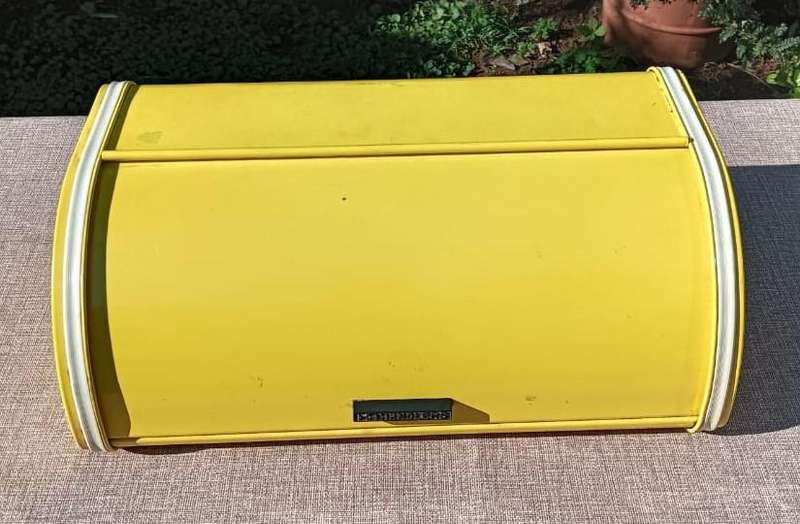 Vintage Pre 1989 HH Hendlers Yellow Enamelled Metal Bread Bin In Good Condition