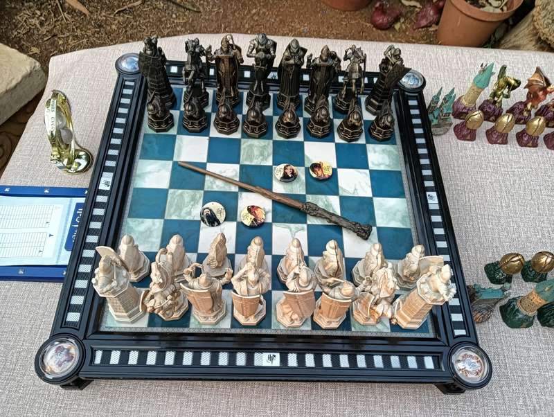 Harry Potter The Final Challenge Wizards 2007 Deagostini Chess Set (Complete 32 pieces) Plus Extras!