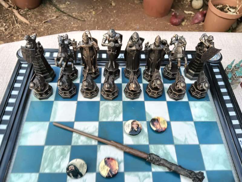 Harry Potter The Final Challenge Wizards 2007 Deagostini Chess Set (Complete 32 pieces) Plus Extras!