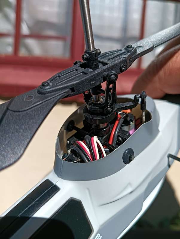 Heli-Max Comanche CX RTF Coaxial Micro Toy Helicopter Boxed Transmitter Turns On But No Connection