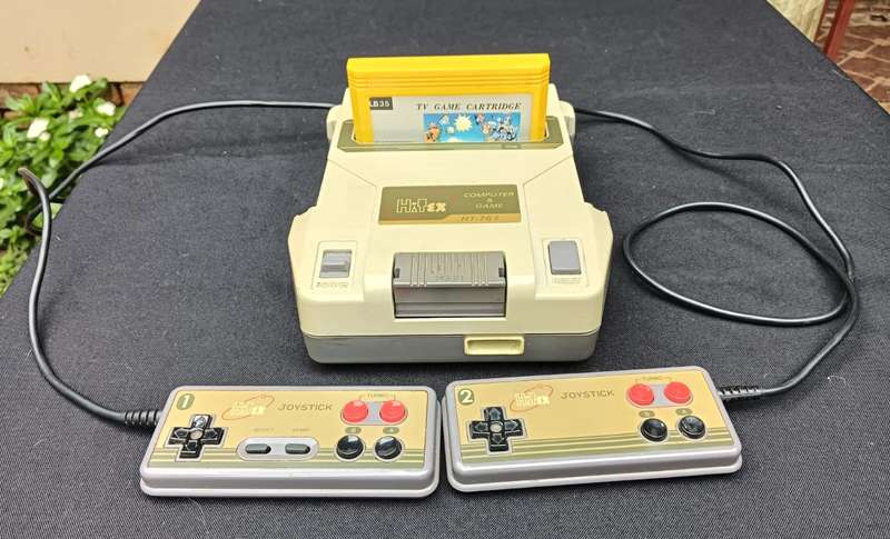 Vintage 1990s HiTex HT-767 8-Bit Video Game with Mario Brothers LB35 Cartridge -For Spares or Repair