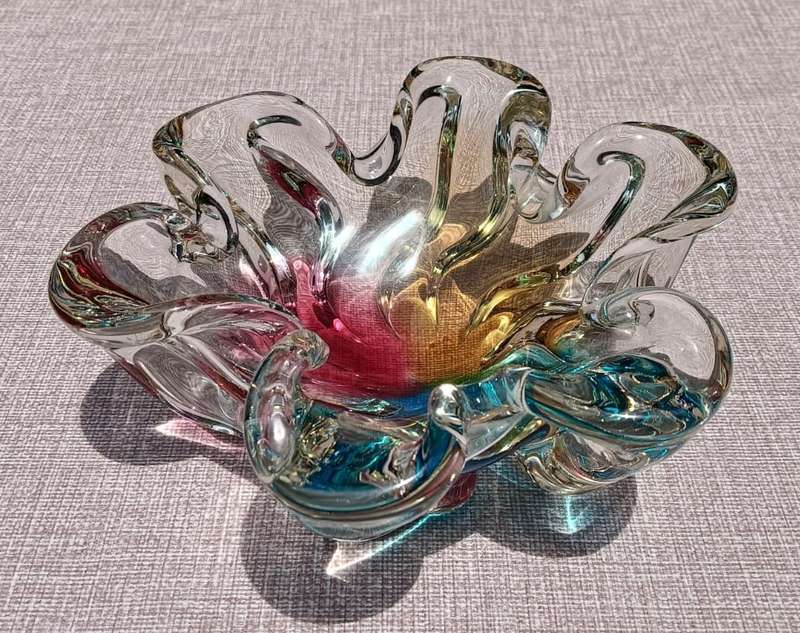 Exquisite Murano Rainbow Sommerso Glass Bowl 21cm Wide One of Two on Auction