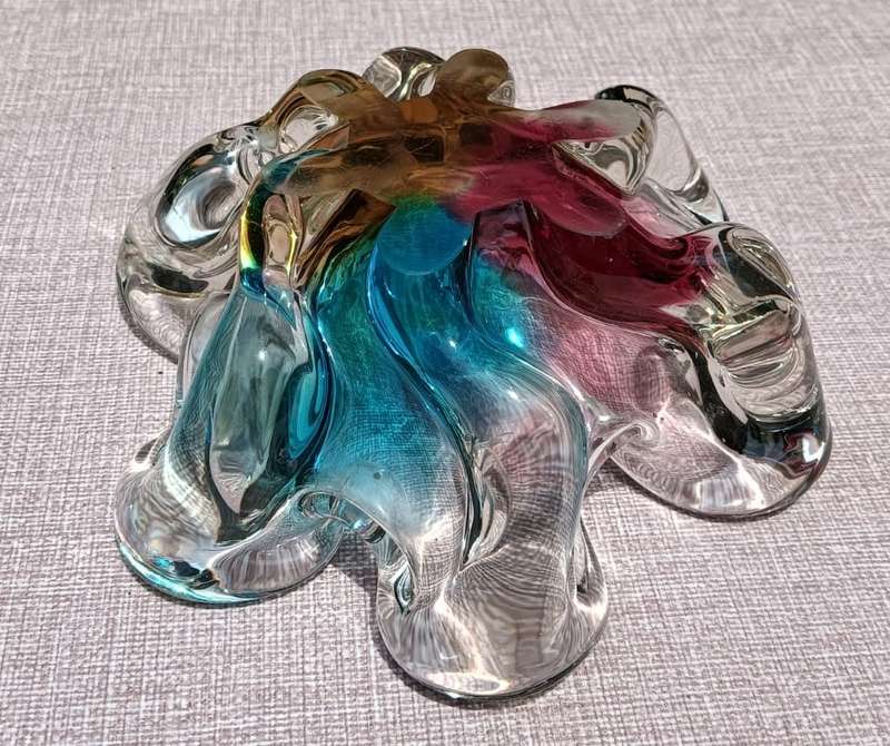 Exquisite Murano Rainbow Sommerso Glass Bowl 21cm Wide One of Two on Auction
