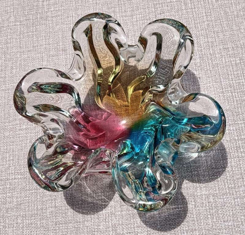 Exquisite Murano Rainbow Sommerso Glass Bowl 21cm Wide One of Two on Auction