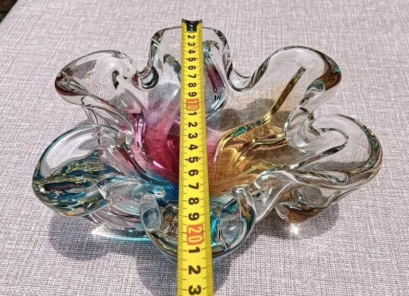 Exquisite Murano Rainbow Sommerso Glass Bowl 21cm Wide One of Two on Auction