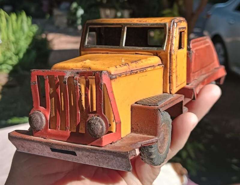 Vintage 1950s Japanese Red and Yellow Tin Tow Truck S-1120  Missing Tow Crane