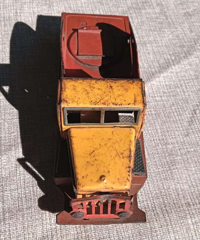Vintage 1950s Japanese Red and Yellow Tin Tow Truck S-1120  Missing Tow Crane