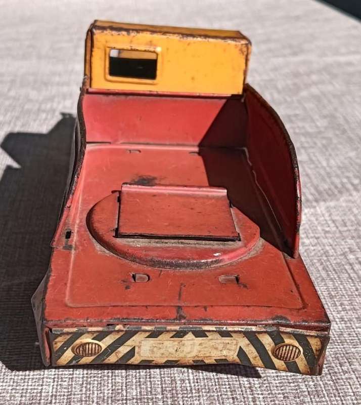 Vintage 1950s Japanese Red and Yellow Tin Tow Truck S-1120  Missing Tow Crane
