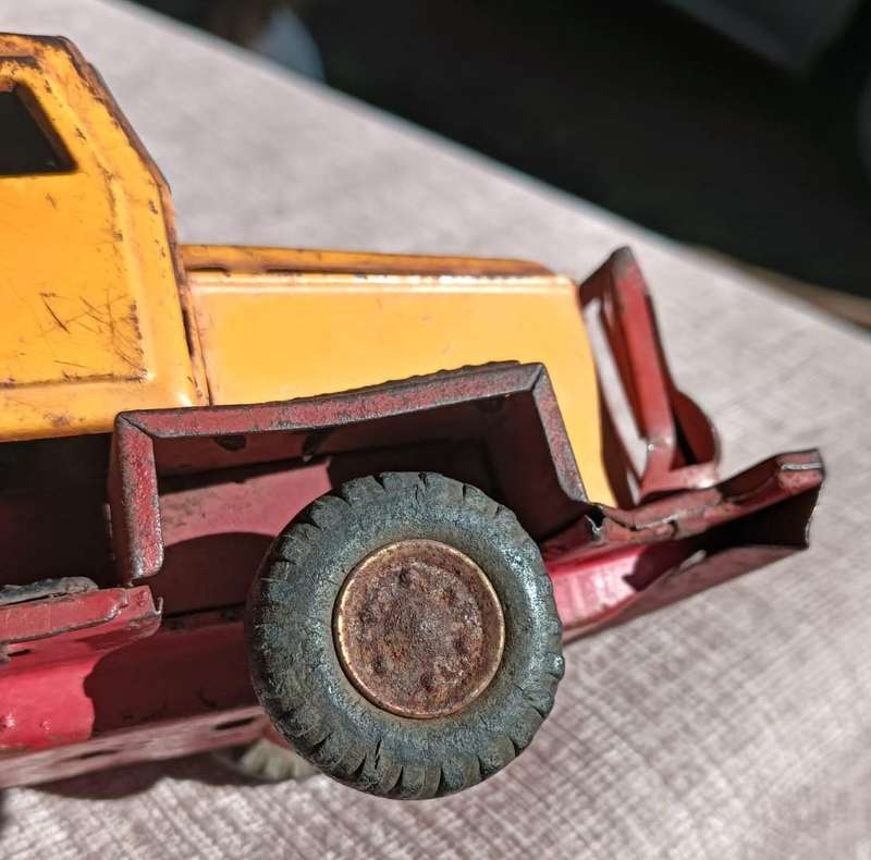 Vintage 1950s Japanese Red and Yellow Tin Tow Truck S-1120  Missing Tow Crane