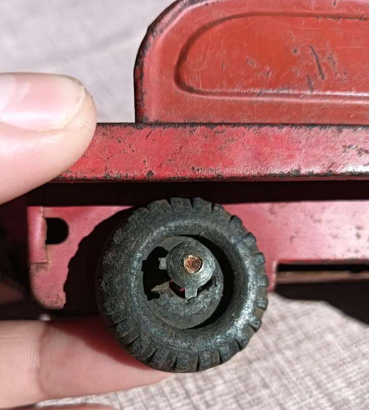 Vintage 1950s Japanese Red and Yellow Tin Tow Truck S-1120  Missing Tow Crane