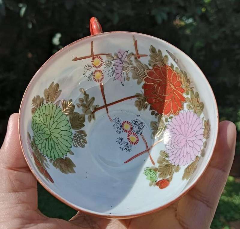 Japanese Honjitsu Dai 14 Piece Teaset with Hand Painted Peony Flowers and  Tit Birds In Good Conditi