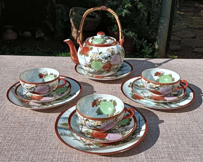Japanese Honjitsu Dai 14 Piece Teaset with Hand Painted Peony Flowers and  Tit Birds In Good Conditi