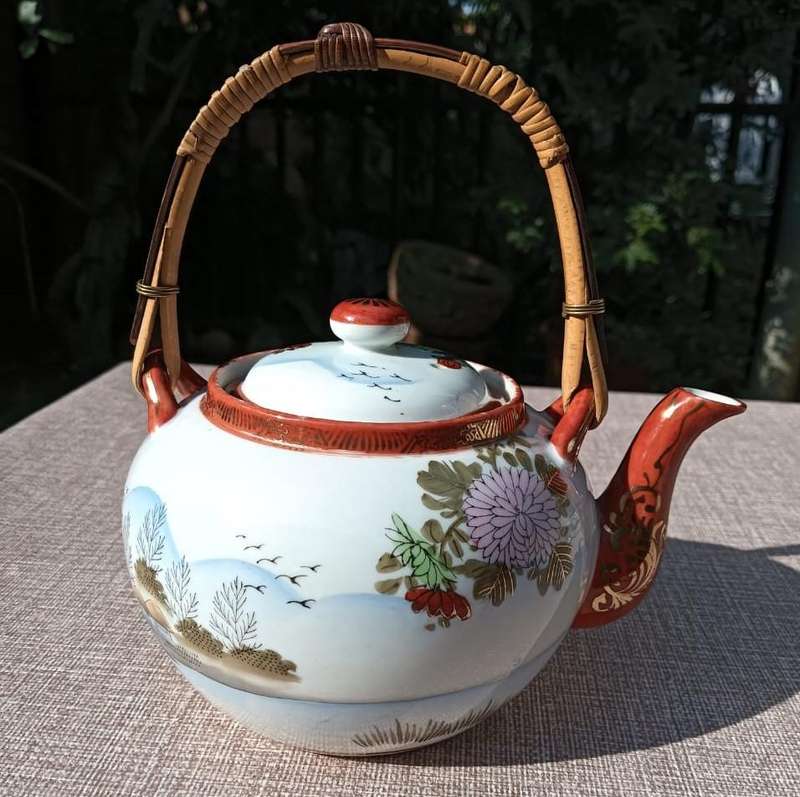 Japanese Honjitsu Dai 14 Piece Teaset with Hand Painted Peony Flowers and  Tit Birds In Good Conditi