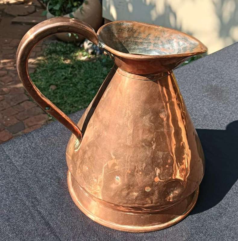 Antique English ½ Gallon Copper Jug with King George V (1910-1936) Hallmark